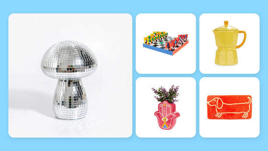 Idee regalo di Natale da scegliere in anticipo: lampada fungo a specchi, scacchiera Hey Chess, tazza moka, vaso a mano hamsa e tappeto bassotto