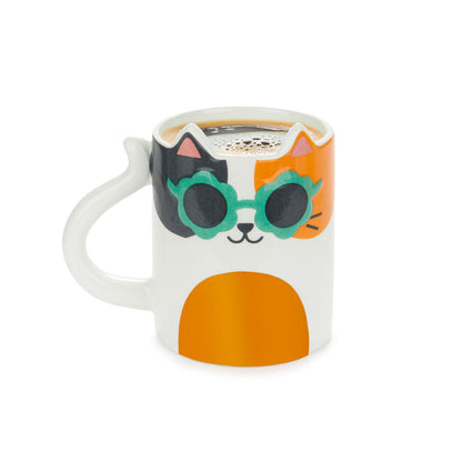 Tazza Cool Cat Calico: la tazza vista di fronte col pelo a chiazze e la pancia arancione.